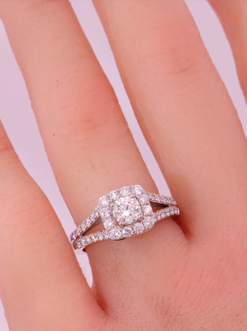 Lab-Diamond Ring