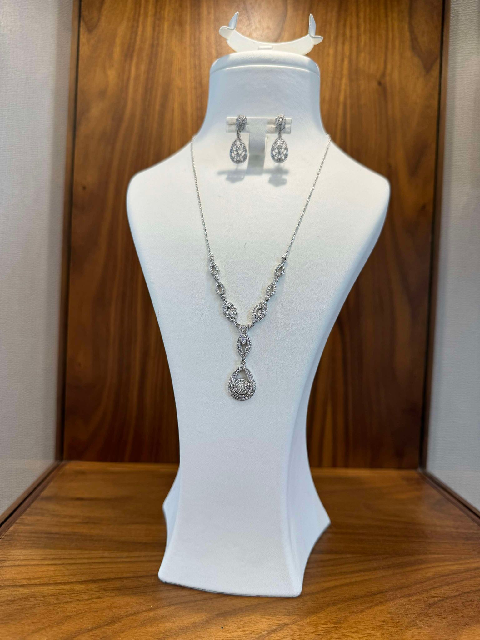 Diamond Necklace Set