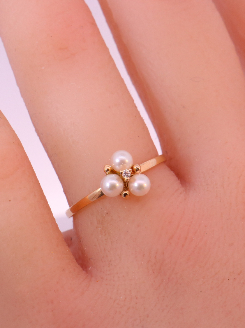 14K Diamond and Pearl Ring