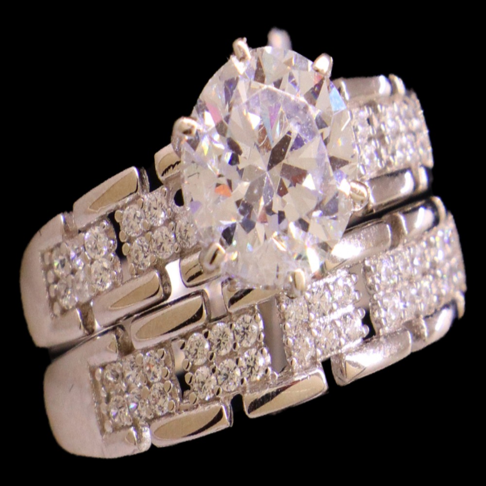 18k White Gold Bridal Ring Set
